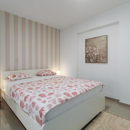 Modern Apartment Zen With Private Garden بوريتش المظهر الخارجي الصورة