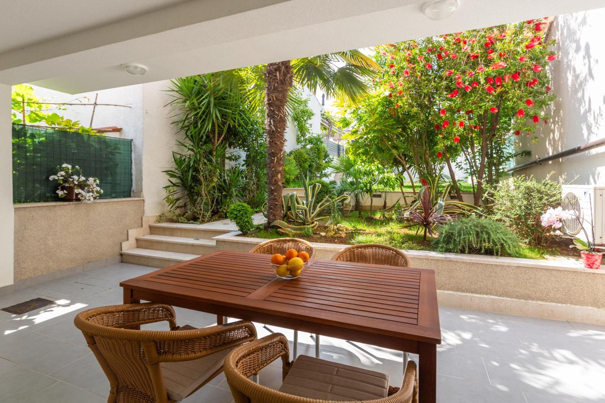 Modern Apartment Zen With Private Garden بوريتش المظهر الخارجي الصورة