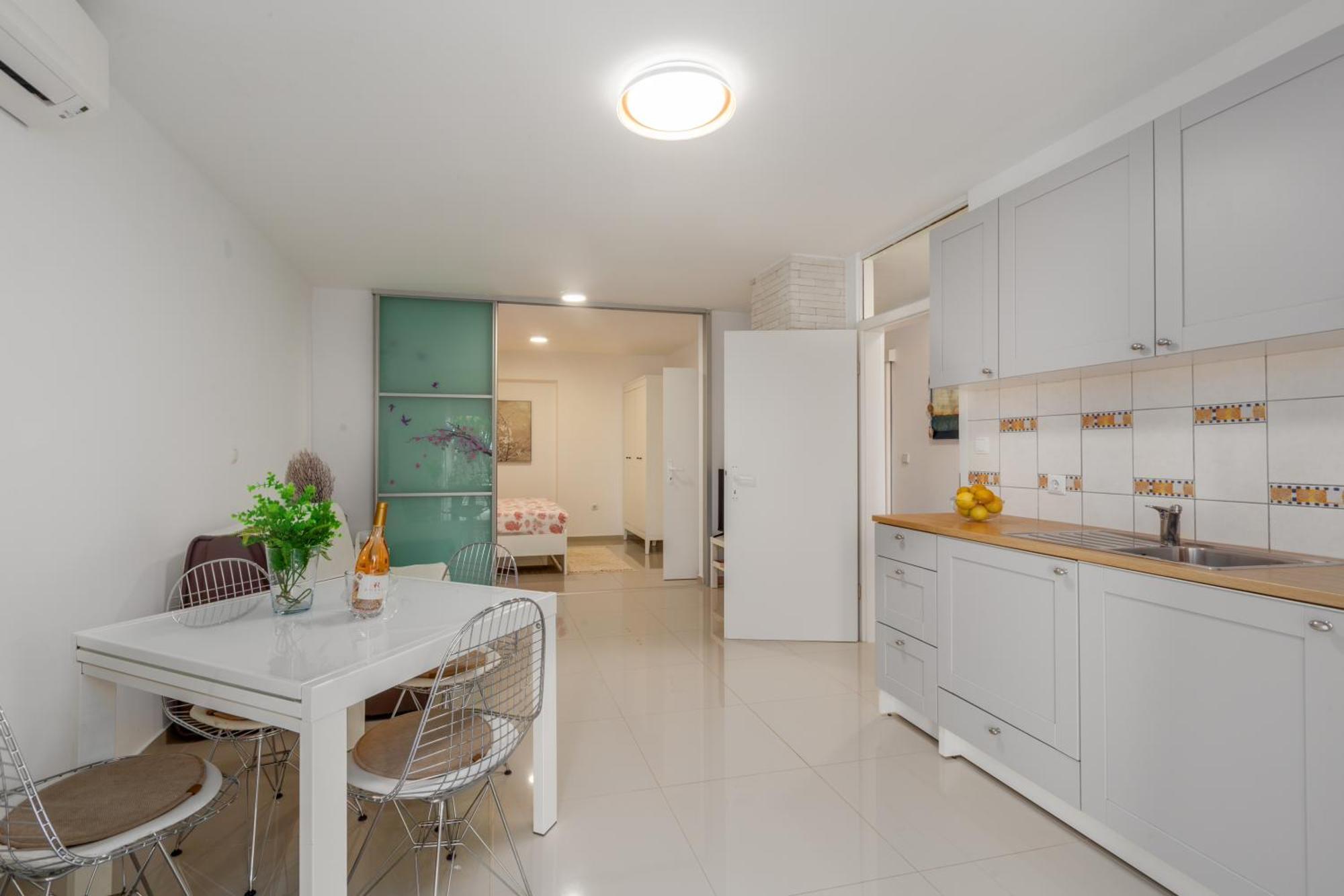 Modern Apartment Zen With Private Garden بوريتش المظهر الخارجي الصورة